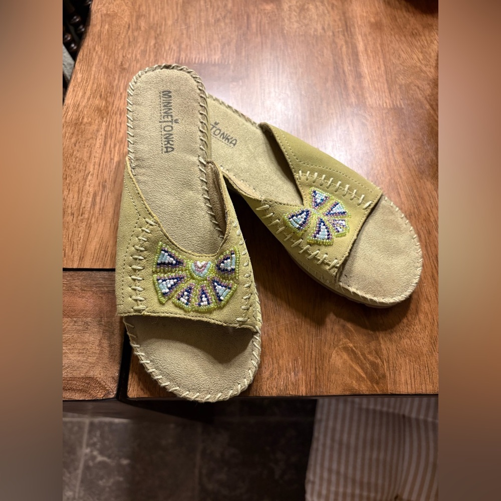 Minnetonka green beaded sandals